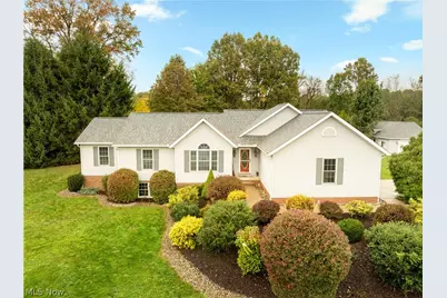 545 E Maple Street, Hartville, OH 44632 - Photo 1