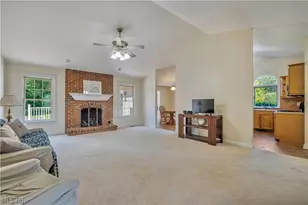 545 E Maple St, Hartville, OH 44632 - Photo 5