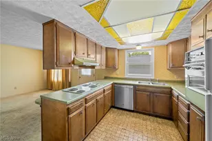 2034 Carlile Dr, Uniontown, OH 44685 - Photo 13