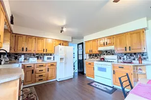 1099 Lake Rd, Conneaut, OH 44030 - Photo 5