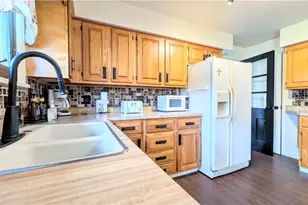 1099 Lake Rd, Conneaut, OH 44030 - Photo 7