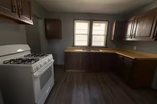 566 Sumner St, Akron, OH 44311 - Photo 5