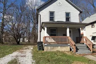 566 Sumner St, Akron, OH 44311 - Photo 1