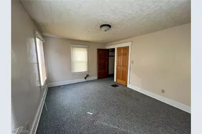 302 Huntington Avenue, Akron, OH 44306 - Photo 5
