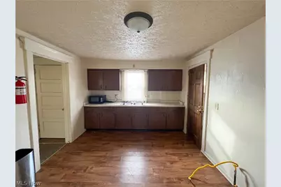 302 Huntington Avenue, Akron, OH 44306 - Photo 3