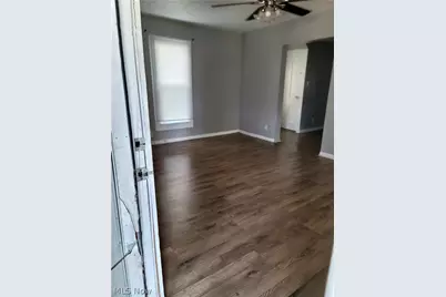 49 15th Street NW, Barberton, OH 44203 - Photo 9