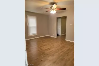 49 15th Street NW, Barberton, OH 44203 - Photo 11