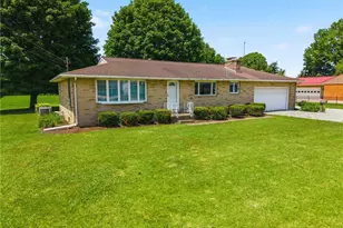 4775 Erie Ave SW, Navarre, OH 44662 - Photo 3