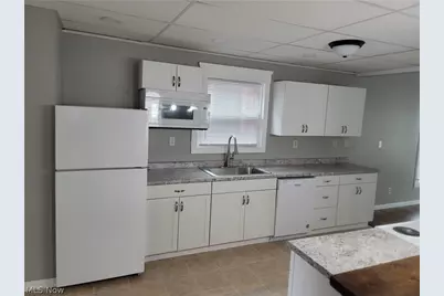 140 7th Street NW, Barberton, OH 44203 - Photo 3