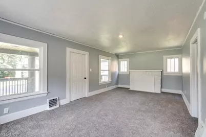 265 Madison Avenue, Akron, OH 44320 - Photo 9