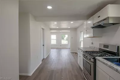 817 Halter Court NW, Canton, OH 44708 - Photo 5