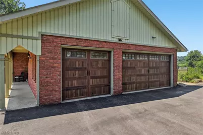 17654 Lois Way, Doylestown, OH 44230 - Photo 3