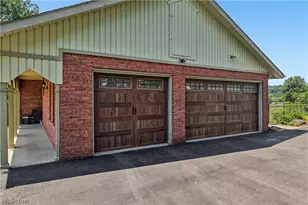 17654 Lois Way, Doylestown, OH 44230 - Photo 3