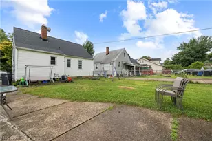 18318 Homeway Rd, Loveland, OH 44135 - Photo 5