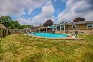 5244 Oakridge Dr, Louisville, OH 44641 - Photo 13