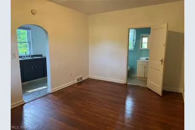 1530 Collier Road, Akron, OH 44320 - Photo 7