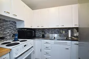 19201 Van Aken Blvd, Huber Heights, OH 44122 - Photo 13