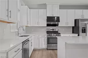 1377 Chateau Pl, Avon, OH 44011 - Photo 9