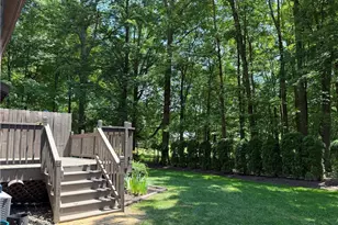 2174 Woodlawn Cir, Stow, OH 44224 - Photo 3