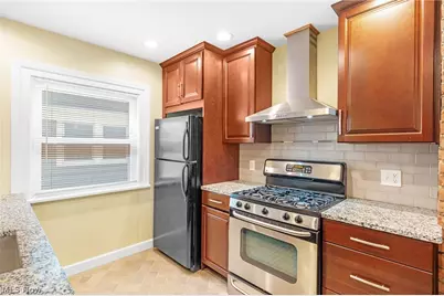 1583 Victoria Avenue, Oakwood, OH 44107 - Photo 9