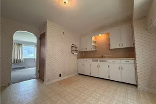 1021 W College Rd, Alliance, OH 44601 - Photo 9