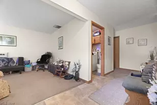 109 Monticello Cir, Elyria, OH 44035 - Photo 9