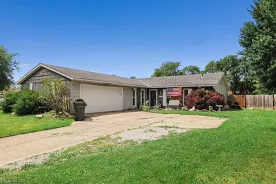 109 Monticello Circle, Elyria, OH 44035 - Photo 1