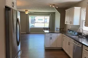 370 E 309th St, Willowick, OH 44095 - Photo 5