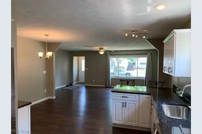 370 E 309th Street, Willowick, OH 44095 - Photo 7