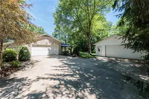 4511 Ranchwood Rd, Akron, OH 44333 - Photo 29