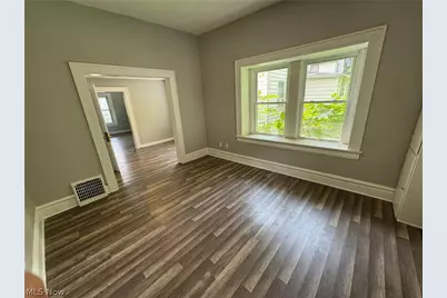 674-676 Carlysle Street, Akron, OH 44310 - Photo 7