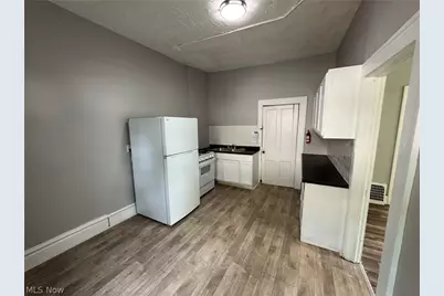 674-676 Carlysle Street, Akron, OH 44310 - Photo 9