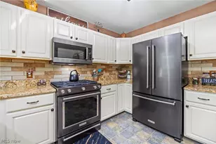 156 Halifax Ln, Medina, OH 44256 - Photo 9