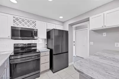 12500 Edgewater Drive #1206, Oakwood, OH 44107 - Photo 7