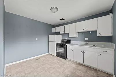 1235 Roslyn Avenue, Akron, OH 44320 - Photo 7