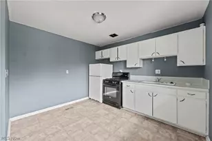1235 Roslyn Ave, Akron, OH 44320 - Photo 7