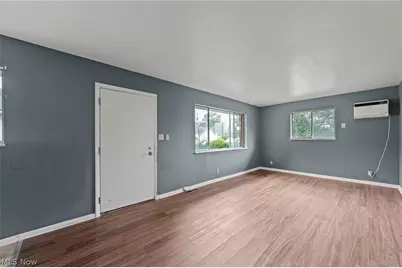 1235 Roslyn Avenue, Akron, OH 44320 - Photo 3