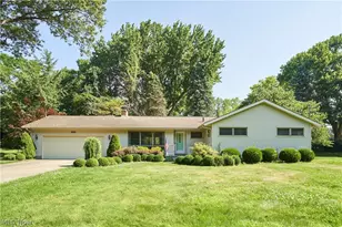 299 W Caston Rd, New Franklin, OH 44319 - Photo 1