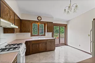 1229 Scenicrest St NW, Uniontown, OH 44685 - Photo 9
