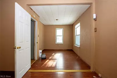 2106 Indiana Way NE, Canton, OH 44705 - Photo 5