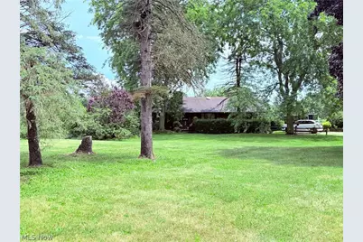 12276 Cleveland Avenue NW, Uniontown, OH 44685 - Photo 5