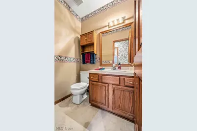 6638 Forestwood Street NW, Canton, OH 44718 - Photo 15