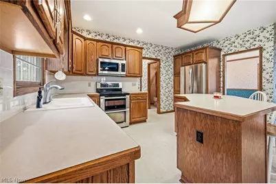 6638 Forestwood Street NW, Canton, OH 44718 - Photo 19