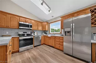413 Brittany Ln, Jefferson, OH 44047 - Photo 3