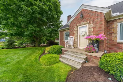 984 Cleveland Avenue, Amherst, OH 44001 - Photo 5