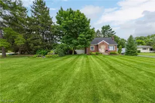 984 Cleveland Ave, Amherst, OH 44001 - Photo 3
