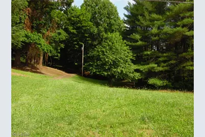 987 Hocking Road, Little Hocking, OH 45742 - Photo 5