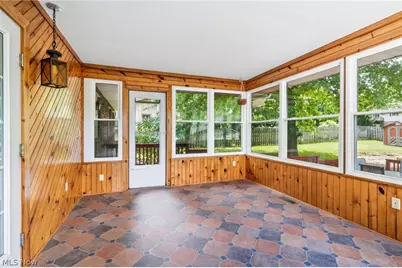 912 S Azalea Boulevard, Barberton, OH 44203 - Photo 9