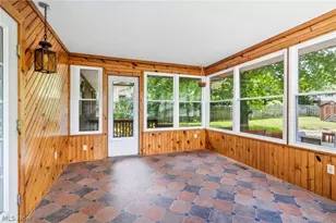 912 S Azalea Blvd, Barberton, OH 44203 - Photo 9