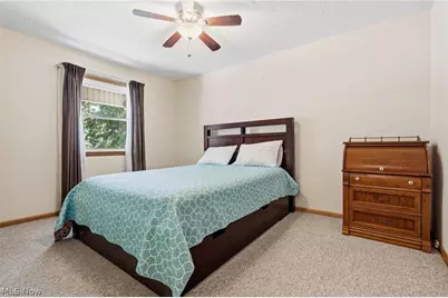 912 S Azalea Boulevard, Barberton, OH 44203 - Photo 15